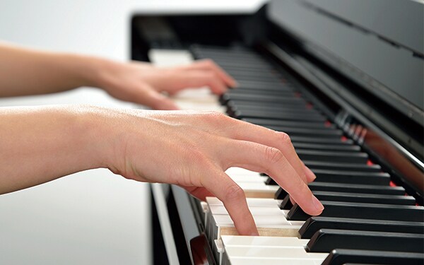 CLP-745 - Overview - Clavinova - Products - Pianos - Musical